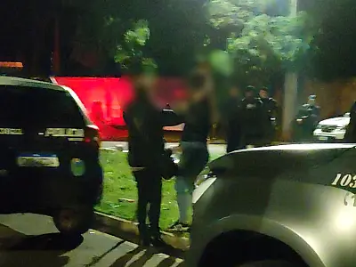 Em desespero, mãe de bandido morto por GCM chega para reconhecer corpo e chora