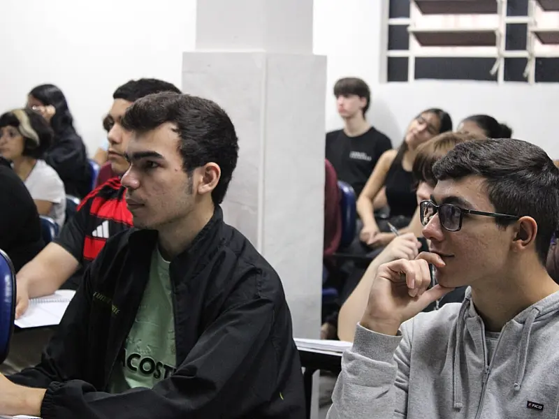 Se preparando para o Enem? Aulão gratuito de redação abre inscrições na Capital