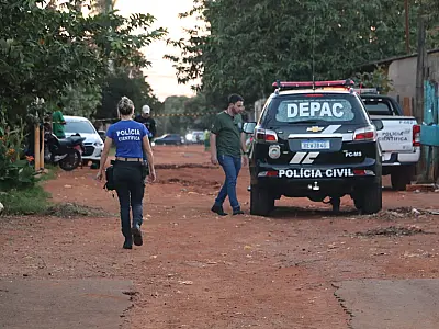Jovem é baleado por dupla de moto em via pública no Parque Lageado
