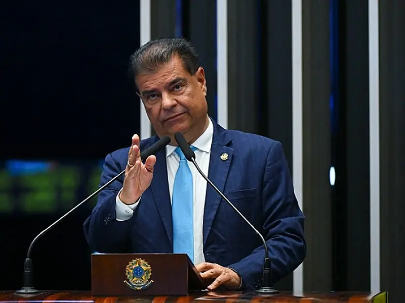 Após polêmica, Nelsinho defende voto feminino e chama discurso de "atrasado"