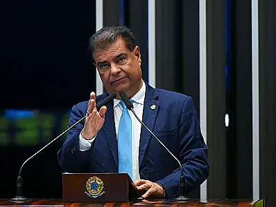Após polêmica, Nelsinho defende voto feminino e chama discurso de "atrasado"