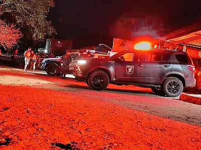 AGORA: Indivíduo entra em confronto com o Choque em Ladário