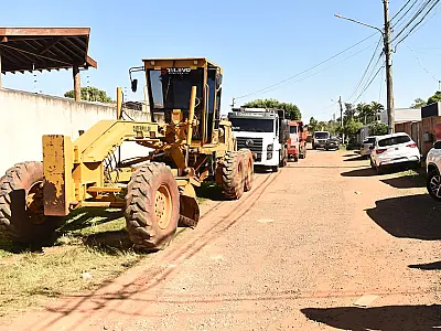 Com investimento de R$ 7,3 milhões, 15 ruas do Jardim Oliveira começam a ser asfaltadas