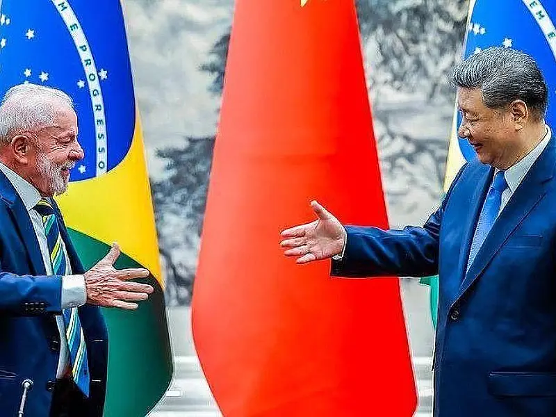 China defende o Brasil de "interferência externa"