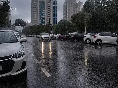 Campo Grande entra em alerta para tempestades com ventos intensos até quinta-feira