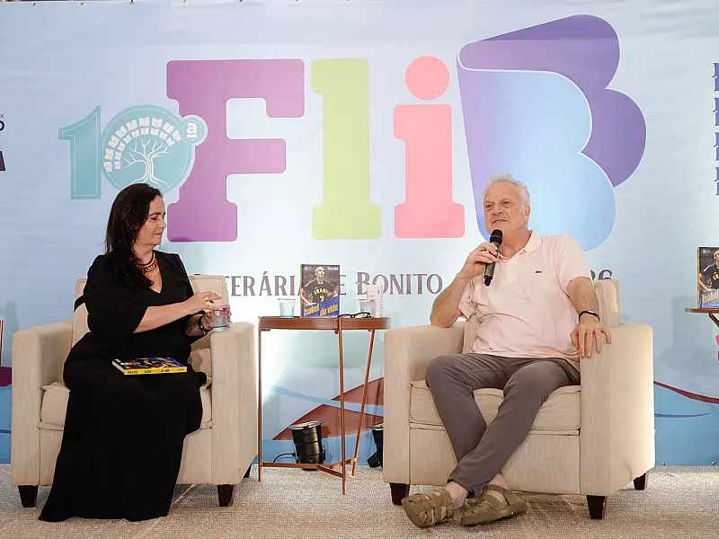 Na FLIB, Pedro Bial exalta paixão do público sul-mato-grossense por livros