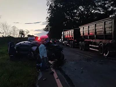 Empresária morre após colidir carro na traseira de bitrem na MS-475