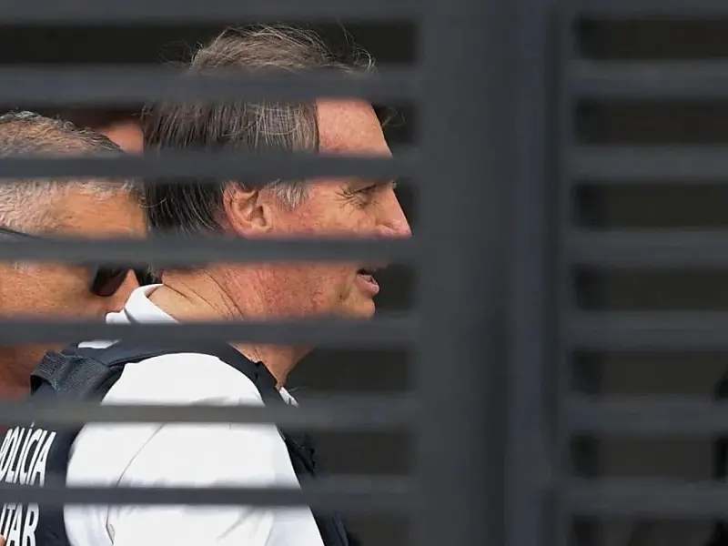 PF faz busca na casa de Bolsonaro por ordem de Alexandre de Moraes