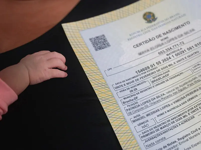 CCJ aprova prazo de cinco dias para cartórios informarem registros sem nome do pai