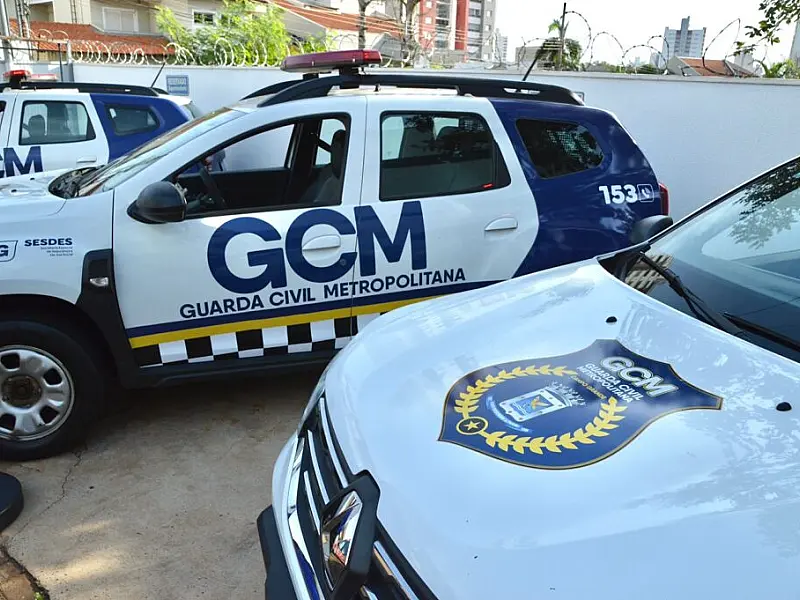 GCM preso por assalto de celulares é demitido pela prefeita de Campo Grande