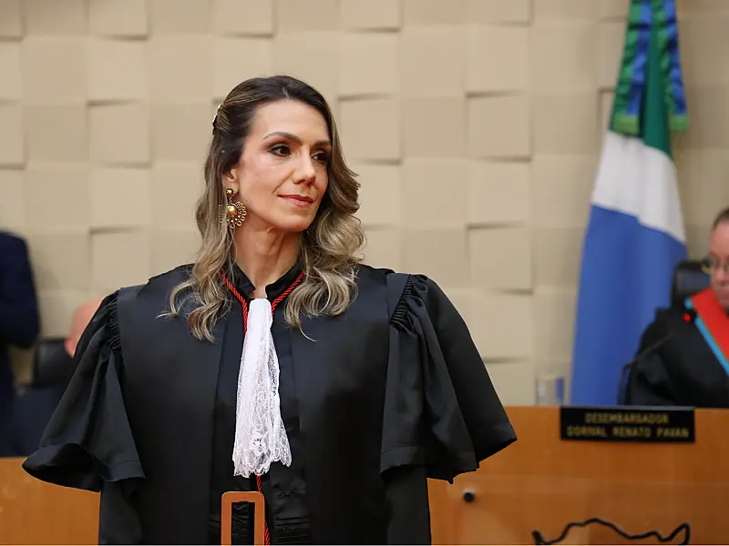 Ana Carolina Ali Garcia é apresentada ao Tribunal Pleno do TJMS em sessão solene