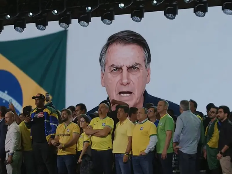 Defesa alega que Bolsonaro não autorizou uso de imagem em vídeo com IA