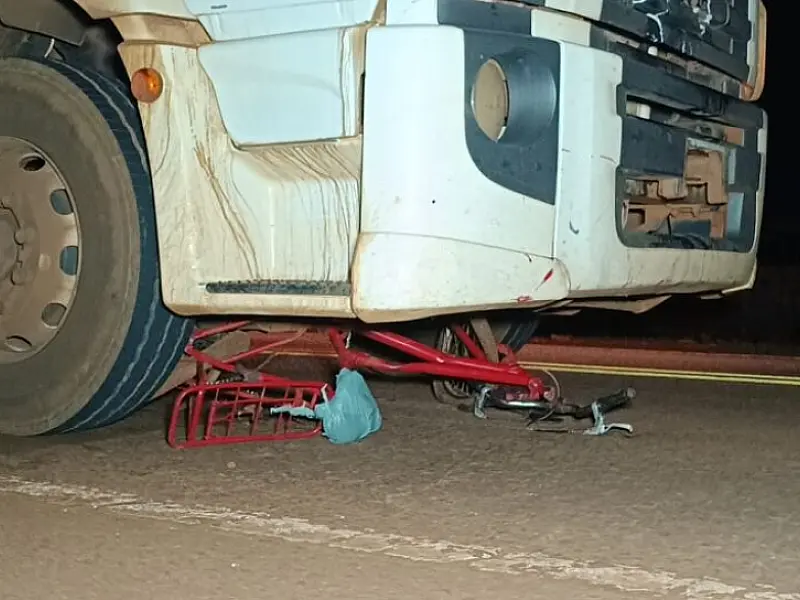 Mulher morre atropelada por caminhão ao tentar atravessar rodovia em Dourados