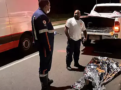Homem é morto a facadas em condomínio e suspeito é preso após confessar crime à mãe em MS