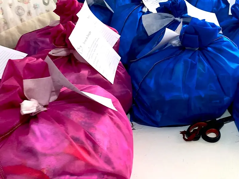 Com trabalho feito à mão, Mãezinhas do Coração confeccionam kits de maternidade em Campo Grande