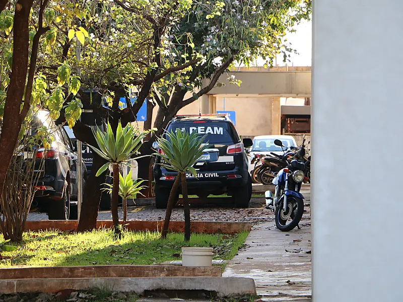 Homem é preso em academia após largar idosa desnutrida em casa na Capital