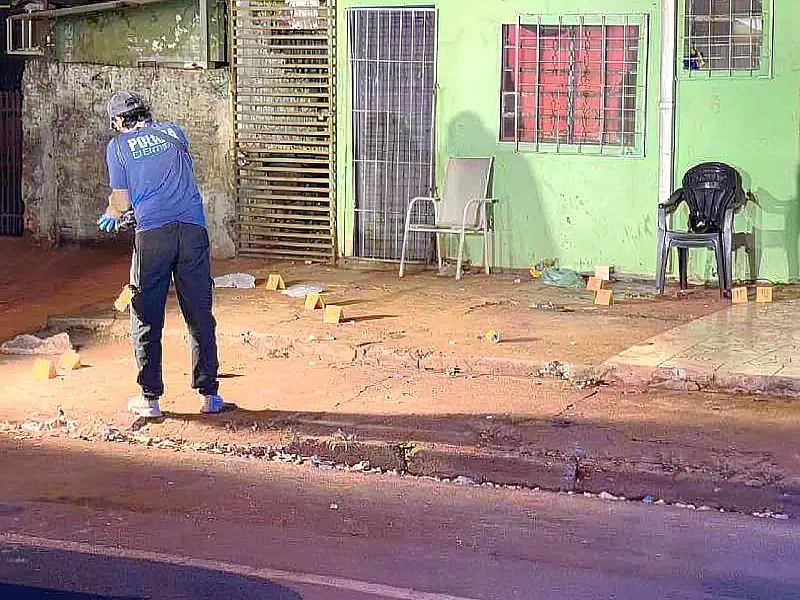 Jovem é assassinado a tiros na frente de residência em Maracaju