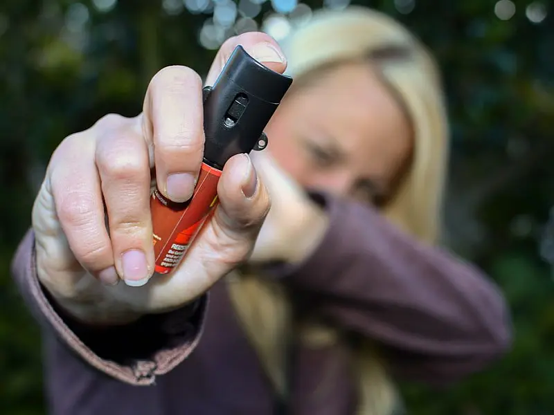 Spray de pimenta para mulher é medida paliativa, diz promotora