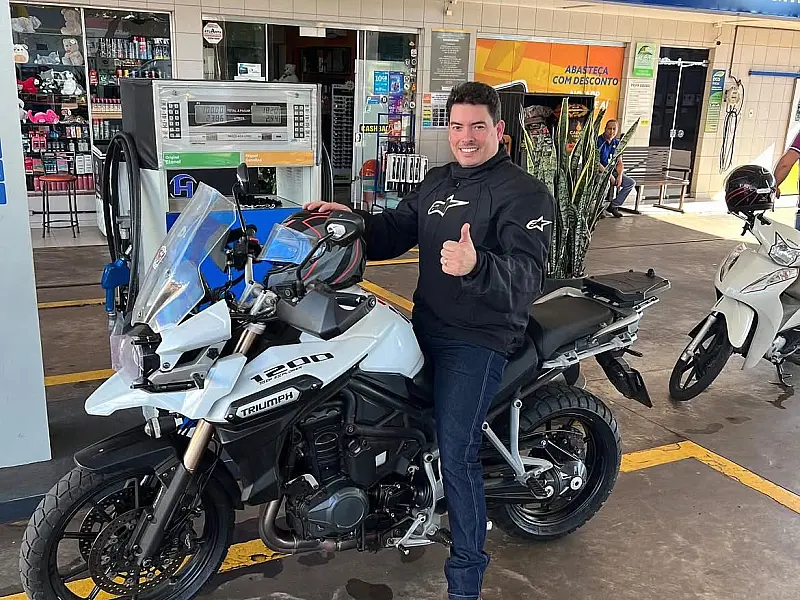 Empresário morre após bater moto em traseira de carreta na BR-163, em MS