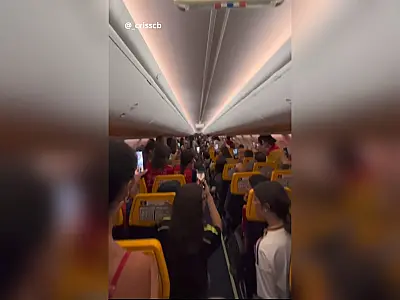 Piloto anuncia título da Espanha e passageiros comemoram durante voo