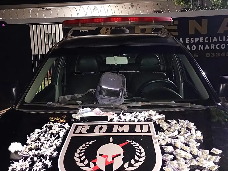 Ação do Romu em área de tráfico apreende porções de maconha e cocaína