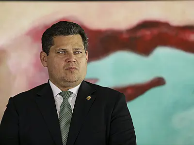 Abrasel bancou campanha nas redes para apoiar Alcolumbre contra PEC 6x1
