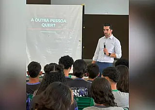Juiz realiza palestra sobre prevenção a crimes sexuais em escola de Nova Andradina
