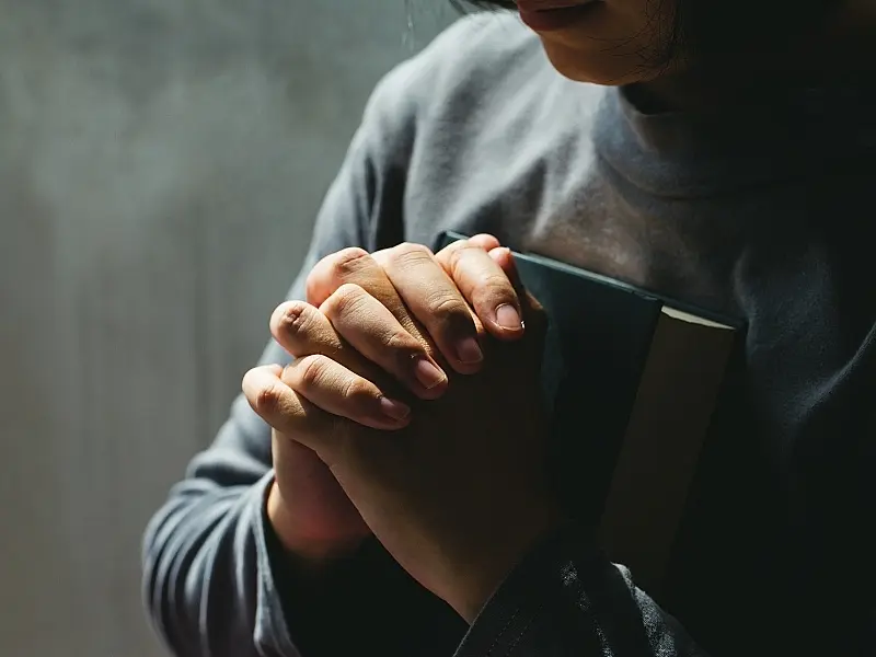 Justiça mantém pena de pastor por estelionato após promessas de cura em MS