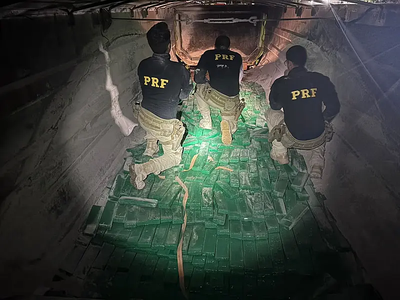PRF apreende quase 3 toneladas de drogas em caminhão em Campo Grande