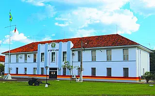 Encararia um dia no Exército? Capital terá paraquedismo, rapel e muita aventura