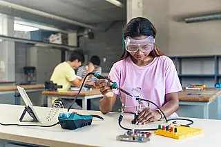 Catan apresenta pacote de promessas para educação em MS