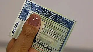 Motoristas com 70 anos ou mais terão prazo menor para renovar a CNH em 2026