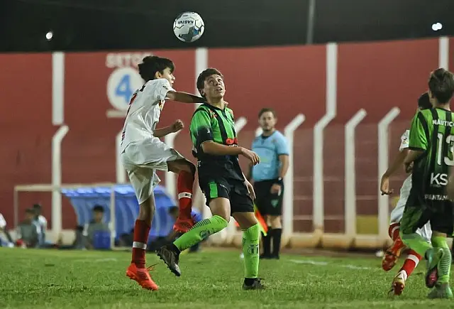 Náutico e Comercial decidem título do Estadual Sub-11 neste sábado