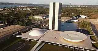 Congresso retoma atividades sob pressão das eleições e com 94 vetos travando votações