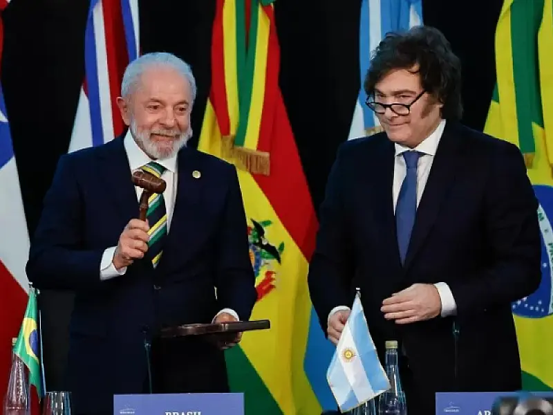 Milei volta a atacar Lula e chama presidente de "ladrão" em entrevista