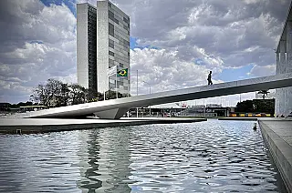 Governo Federal deve enviar Orçamento de 2027 com previsão de salário mínimo ainda nesta segunda-feira