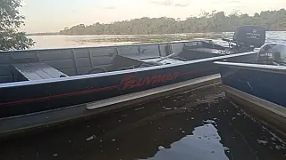 Bombeiros buscam por possíveis vítimas após barco ser achado vazio em rio de Ivinhema