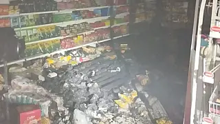 Incêndio atinge mercado e mobiliza bombeiros durante a madrugada em Corumbá