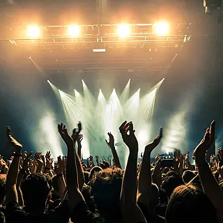 Novas regras para venda de ingressos reforçam proteção ao consumidor e garantem água gratuita em eventos