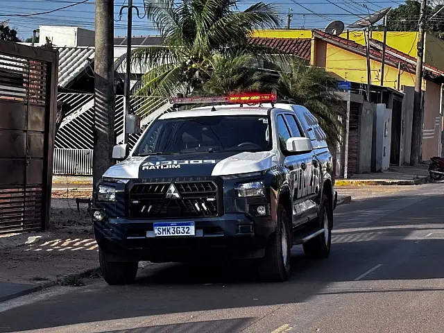 Briga entre colegas termina com homem esfaqueado e com vísceras expostas em Coxim