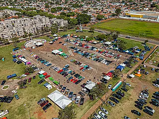 Feira reúne carros antigos na Praça do Papa neste fim de semana