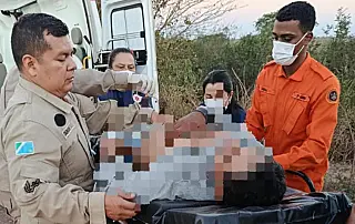 Caminhonete capota em trecho de areia no Pantanal e deixa dois feridos