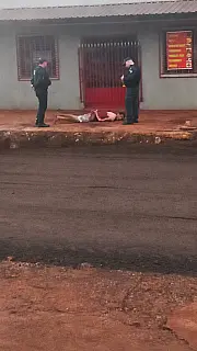 Homem tenta desarmar PM durante abordagem e acaba baleado em Dourados