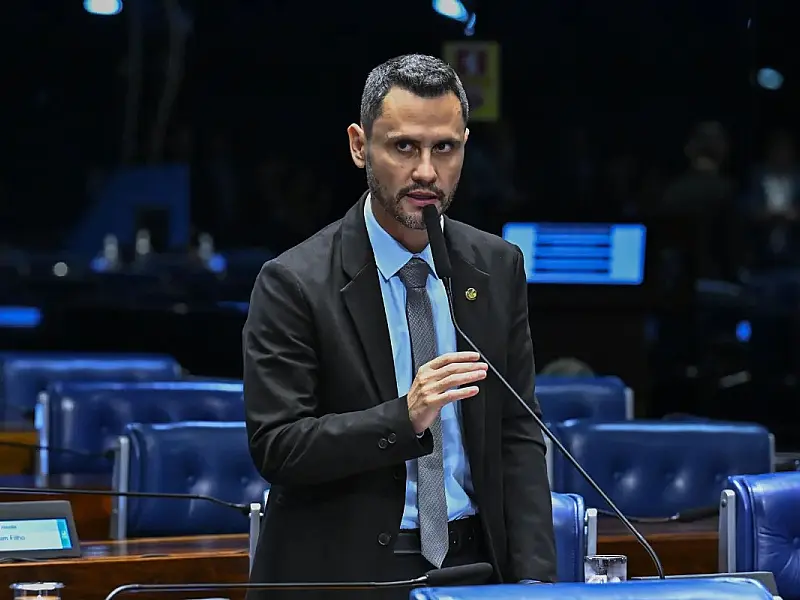Cleitinho desiste na véspera da convenção, volta atrás e acaba barrado ao Governo de Minas