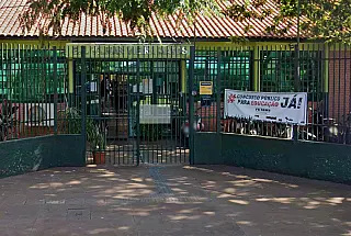 Criminoso quebra janela e furta TV de 50 polegadas de escola em Dourados