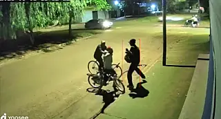 Vídeo: Câmera flagra homem sendo atacado a facadas no Jardim Colúmbia