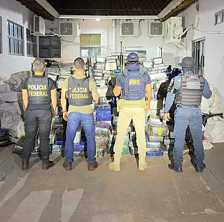 Mais de 7 toneladas de maconha são apreendidas em propriedade rural de Itaquiraí