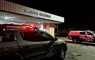 Homem é ferido com tiro na coxa enquanto estava em bar em Coxim