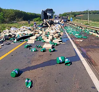 Identificados caminhoneiros que morreram em colisão frontal de carretas em MS