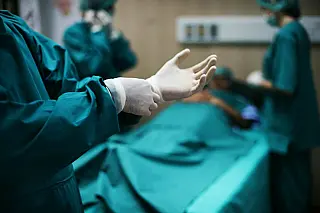 Hospital de Campo Grande é condenado após paciente ficar encharcada de urina